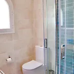 Ona Villa *