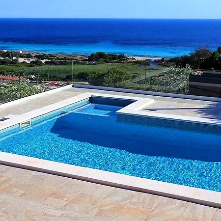 Ona Villa *