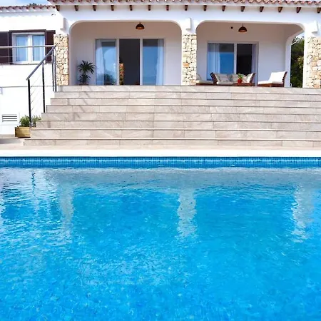 Ona Villa *