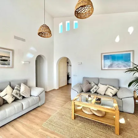 Ona Villa